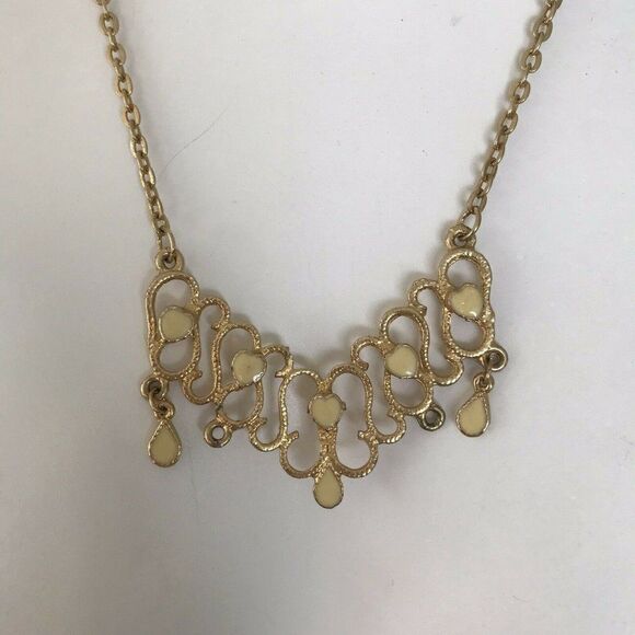 Costume Heart Pendant Bib Necklace Jewelry - Picture 6 of 7